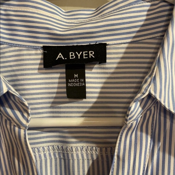 Womans Blouse - Picture 2 of 3